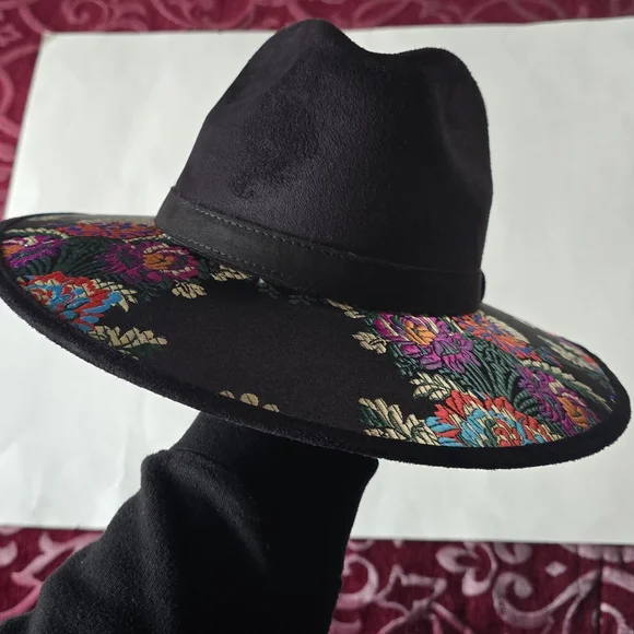 Floral Embroidered Black Hat - Picture 2 of 12